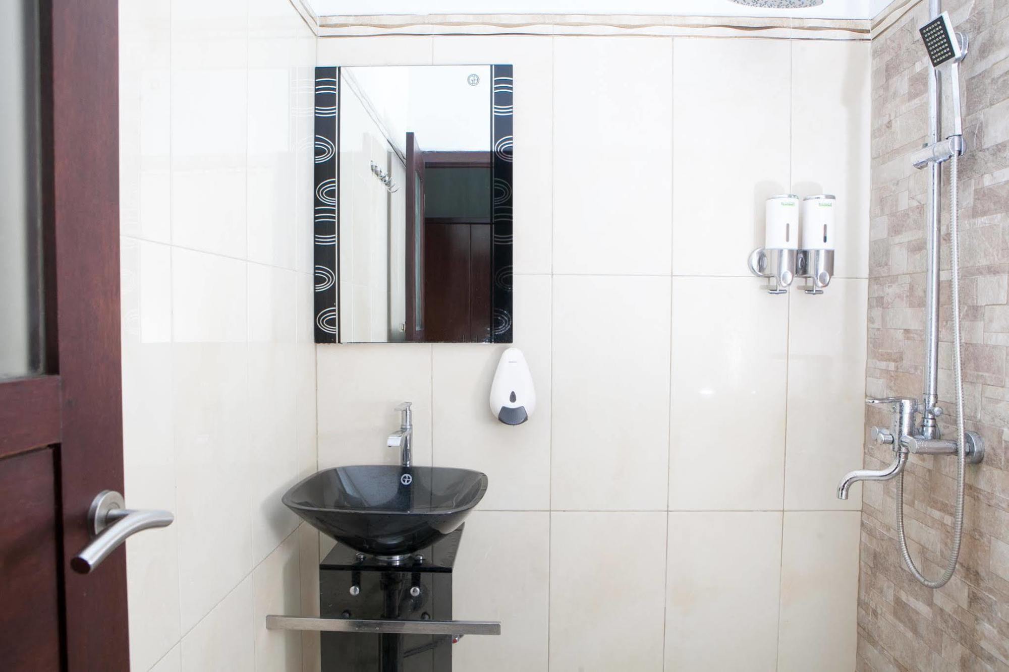 Reddoorz Plus @ Talaga Bodas باندونج المظهر الخارجي الصورة