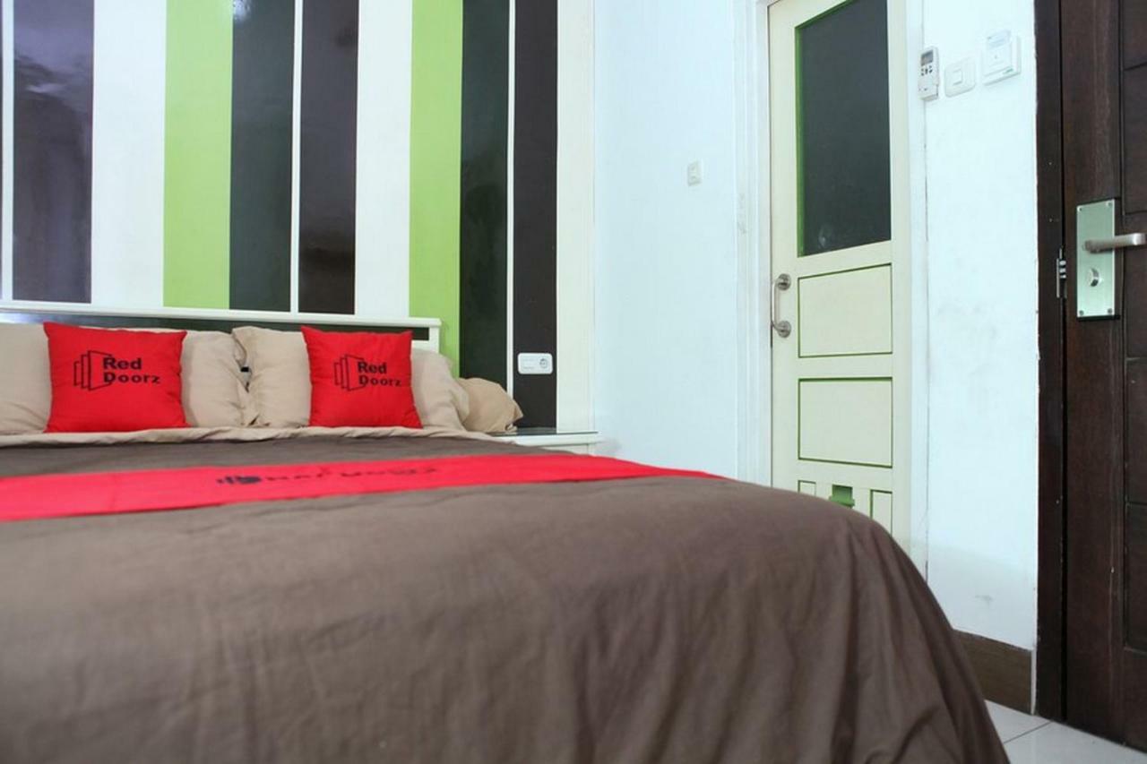 Reddoorz Plus @ Talaga Bodas باندونج المظهر الخارجي الصورة