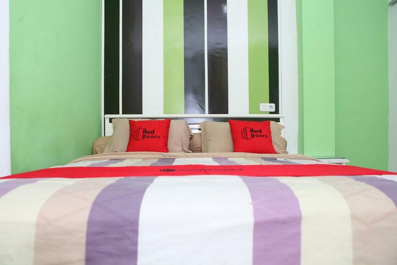 Reddoorz Plus @ Talaga Bodas باندونج المظهر الخارجي الصورة