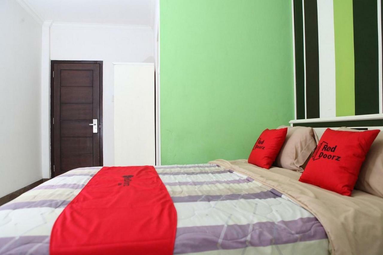 Reddoorz Plus @ Talaga Bodas باندونج المظهر الخارجي الصورة